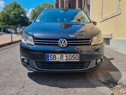 Schwarz Gebraucht 2011 VW Touran Style Van / Kleinbus | 5.500 € (Fairer Preis)