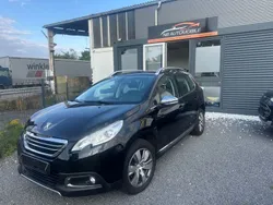Schwarz Gebraucht 2015 Peugeot 2008 Allure SUV | 6.700 €