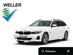 Alpinweiss iii (weiß) Gebraucht 2022 BMW 330e Shadowline Kombi | 28.350 € (Superpreis)