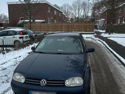 Blau Gebraucht 2003 VW Golf IV Limousine | 1.200 € (Fairer Preis)