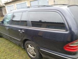 Blau Gebraucht 2002 Mercedes E240 Avantgarde Limousine | 1.500 € (Superpreis)