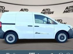 Weiß Gebraucht 2022 Renault Kangoo Komfort Van / Kleinbus | 23.590 € (Fairer Preis)