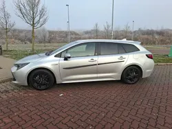 Silber Gebraucht 2020 Toyota Corolla Team Kombi | 20.500 € (Fairer Preis)