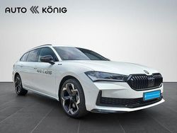 Weiß Gebraucht 2025 Skoda Superb SportLine Kombi | 50.490 €