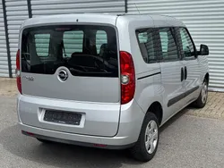 Silber Gebraucht 2012 Opel Combo Family Van / Kleinbus | 6.400 € (Fairer Preis)