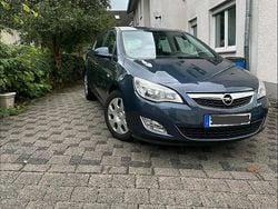Blau Gebraucht 2010 Opel Astra Limousine | 4.199 € (Fairer Preis)