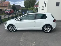 Weiß Gebraucht 2015 VW Golf VII Highline Limousine | 10.999 € (Guter Preis)