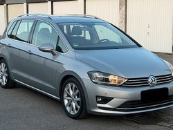Grau Gebraucht 2015 VW Golf Sportsvan Highline Van / Kleinbus | 8.900 € (Superpreis)