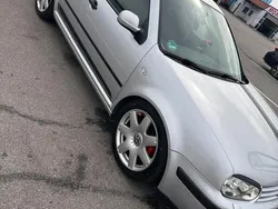 Silber Gebraucht 2001 VW Golf IV Kleinwagen | 3.250 €
