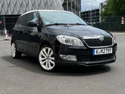 Schwarz Gebraucht 2011 Skoda Fabia Sport Limousine | 2.900 € (Guter Preis)