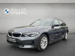 Mineralgrau Gebraucht 2022 BMW 320 Advantage Kombi | 24.880 € (Fairer Preis)
