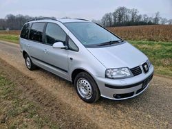 Silber Gebraucht 2010 Seat Alhambra Van / Kleinbus | 4.399 € (Fairer Preis)