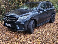 Schwarz Gebraucht 2016 Mercedes 190 AMG Limousine | 28.000 €