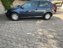Blau Gebraucht 2004 VW Golf IV Trendline Limousine | 2.100 € (Fairer Preis)