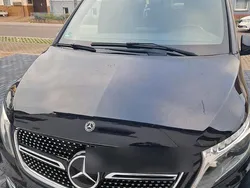 Schwarz Gebraucht 2019 Mercedes V250 AMG Van / Kleinbus | 39.900 €