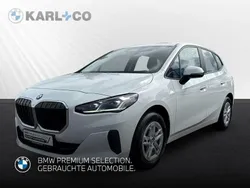 Weiss Gebraucht 2023 BMW 218 Active Tourer Luxury Line Van / Kleinbus | 29.188 € (Fairer Preis)