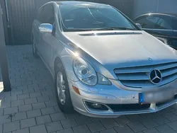 Silber Gebraucht 2006 Mercedes R500 Van / Kleinbus | 6.000 € (Etwas zu teuer)