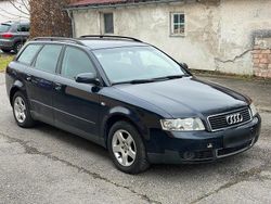 Blau Gebraucht 2002 Audi A4 Kombi | 500 € (Superpreis)