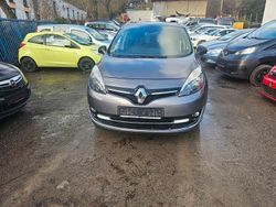 Grau Gebraucht 2013 Renault Scénic III Bose Edition Van / Kleinbus | 6.499 € (Guter Preis)
