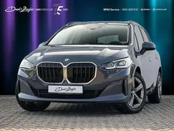 Sparkling kupfergrau metallic Gebraucht 2025 BMW 218 Active Tourer Luxury Line Van / Kleinbus | 32.590 € (Superpreis)