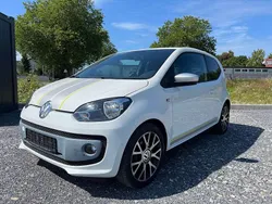 Weiß Gebraucht 2015 VW up! Kleinwagen | 6.800 € (Etwas zu teuer)