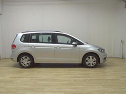Silber Gebraucht 2018 VW Touran Trendline Van / Kleinbus | 12.980 € (Superpreis)