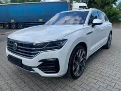 Weiß Gebraucht 2018 VW Touareg R-line SUV | 33.900 € (Fairer Preis)