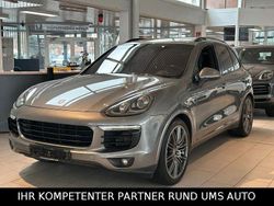 Grau Gebraucht 2016 Porsche Cayenne S Sport SUV | 42.991 € (Etwas zu teuer)