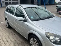 Grau Gebraucht 2006 Opel Astra Limousine | 3.500 € (Etwas zu teuer)
