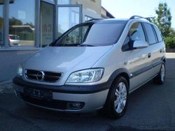Grau Gebraucht 2001 Opel Zafira Van / Kleinbus | 1.750 € (Guter Preis)