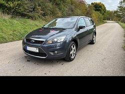 Blau Gebraucht 2010 Ford Focus Kombi | 1.200 € (Guter Preis)