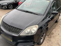 Schwarz Gebraucht 2006 Opel Zafira Van / Kleinbus | 1.500 € (Fairer Preis)