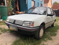 Weiß Gebraucht 1992 Peugeot 205 Kleinwagen | 815 €