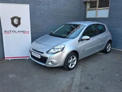 Grau Gebraucht 2012 Renault Clio III Dynamique Limousine | 3.790 € (Fairer Preis)