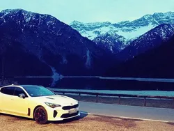 Weiß Gebraucht 2018 Kia Stinger Limousine | 27.990 € (Fairer Preis)