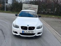 Weiß Gebraucht 2011 BMW 320 Comfort Edition Coupé | 12.399 € (Teuer)