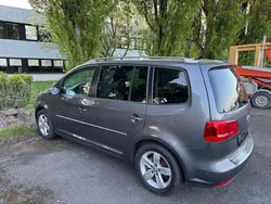Grau Gebraucht 2012 VW Touran Highline Van / Kleinbus | 11.200 € (Etwas zu teuer)