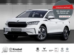 Weiss Gebraucht 2022 Skoda Enyaq iV SUV | 26.590 € (Fairer Preis)