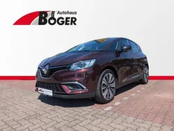 Rot Gebraucht 2021 Renault Scénic IV Zen Van / Kleinbus | 18.690 € (Fairer Preis)