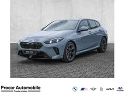Fire red metallic Neu 2025 BMW 120 M Sport Kleinwagen | 39.799 € (Fairer Preis)