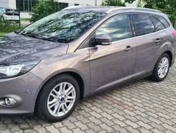 Grau Gebraucht 2013 Ford Focus Titanium Kombi | 5.999 € (Etwas zu teuer)