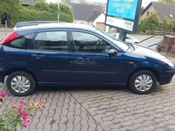 Blau Gebraucht 2003 Ford Focus Limousine | 1.480 € (Etwas zu teuer)