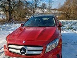 Rot Gebraucht 2016 Mercedes GLA200 Urban SUV | 14.450 € (Superpreis)