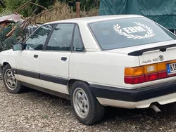 Weiß Gebraucht 1988 Audi 100 Limousine | 1.999 €