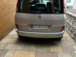 Grau Gebraucht 2006 Renault Espace Authentique Van / Kleinbus | 1.900 €