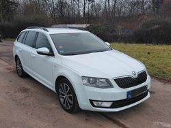 Weiß Gebraucht 2015 Skoda Octavia Kombi | 5.980 € (Fairer Preis)