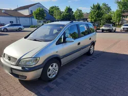 Silber Gebraucht 2002 Opel Zafira Van / Kleinbus | 1.300 € (Guter Preis)