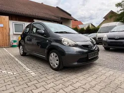 Grau Gebraucht 2006 Toyota Aygo Cool Kleinwagen | 2.299 € (Fairer Preis)