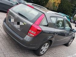Grau Gebraucht 2010 Kia Ceed Spirit Kombi | 2.300 € (Superpreis)
