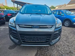 Grau Gebraucht 2015 Ford Kuga Titanium SUV | 8.200 € (Guter Preis)